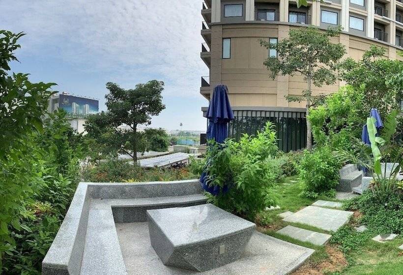 Roygent Parks Hai Phong