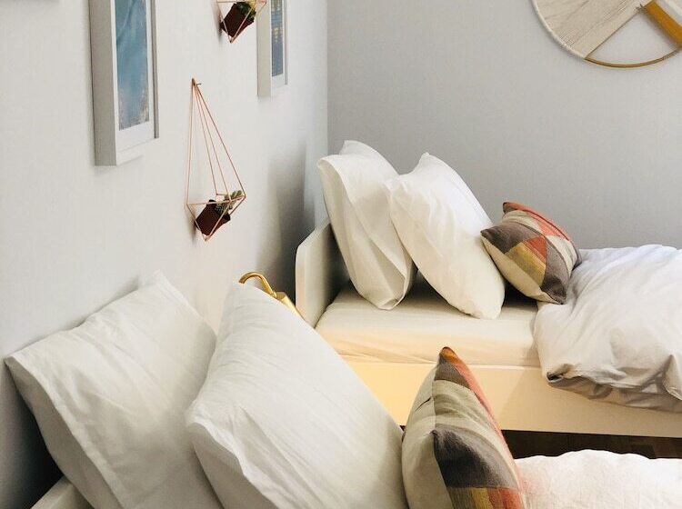 Soul Lab Residency Estoril   Hostel