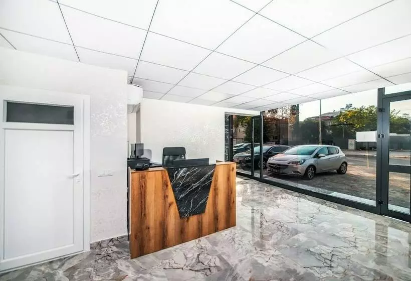Adam Apart Hotel 2