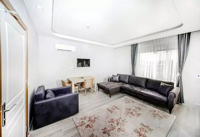 Adam Apart Hotel 2