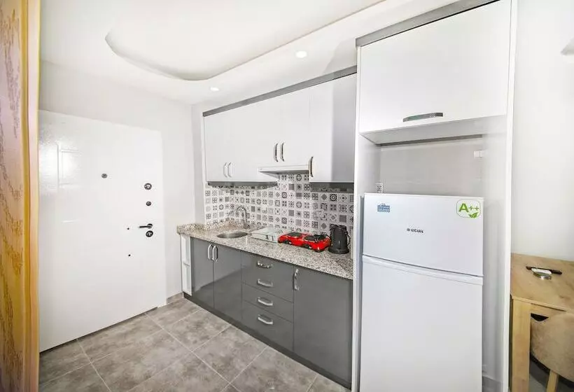 Adam Apart Hotel 2