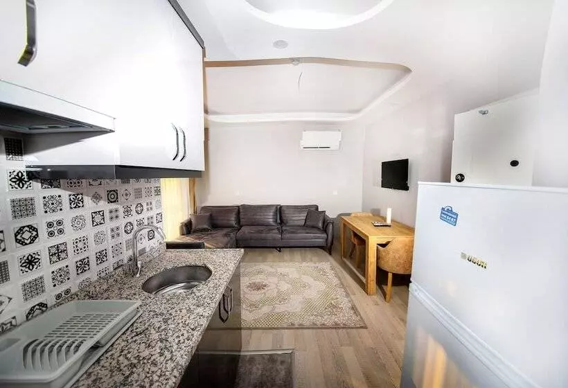 Adam Apart Hotel 2