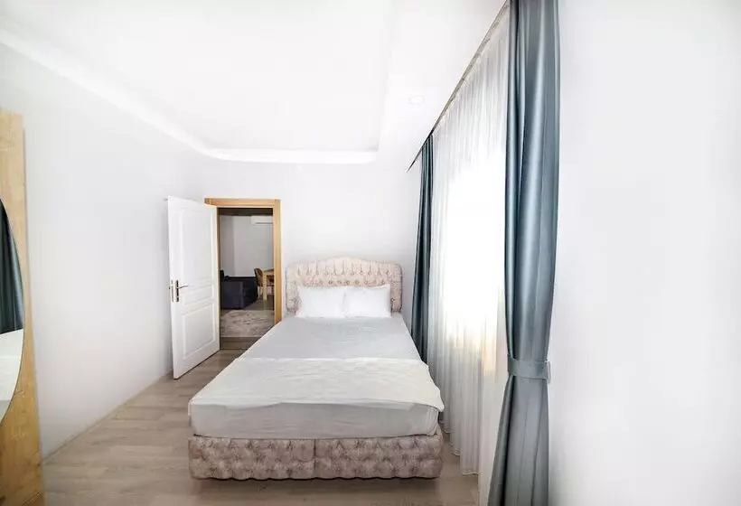 Adam Apart Hotel 2