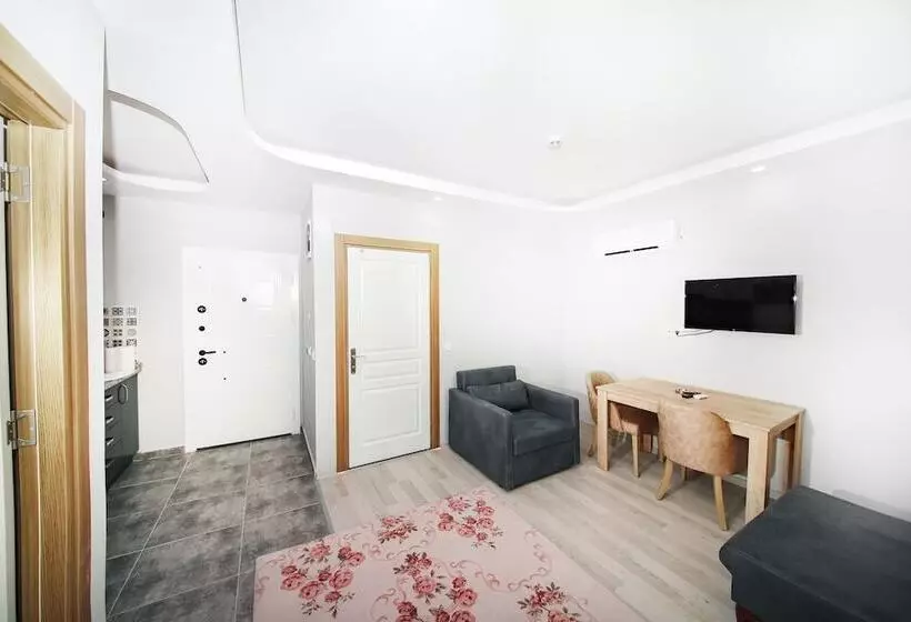 Adam Apart Hotel 2