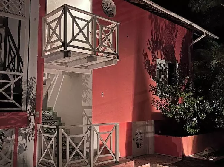 Retkeilymaja Secreto