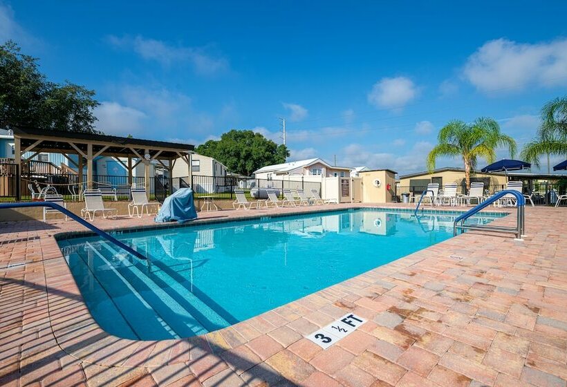 אתר נופש Baker Acres