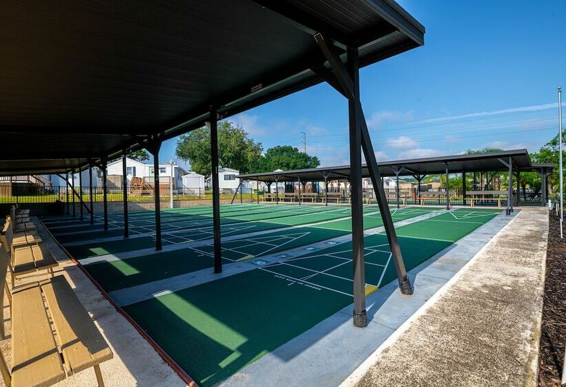 אתר נופש Baker Acres