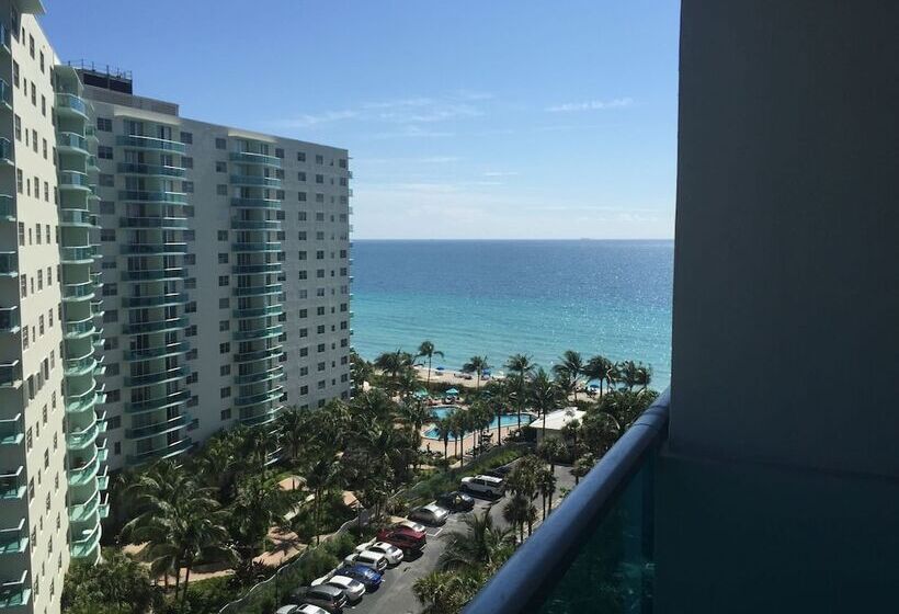 Beach Apartments Hollywood