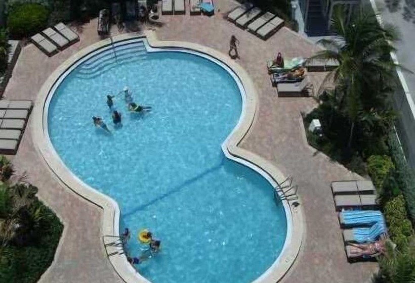 Beach Apartments Hollywood