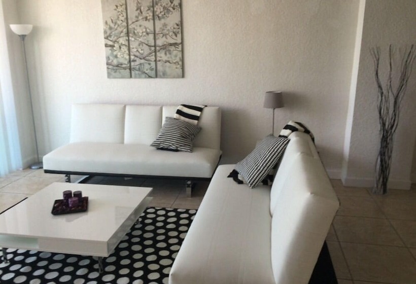 Beach Apartments Hollywood