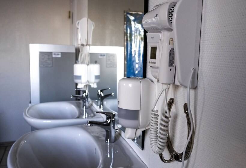 Chamberline Country Club   Hostel