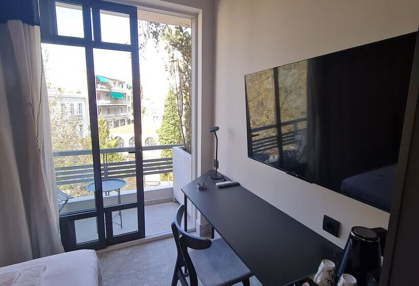 Cityzoe Athens Suites