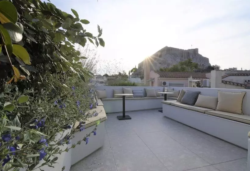 Cityzoe Athens Suites