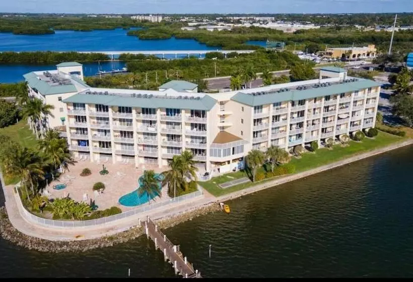 The Bc Resort On The Water