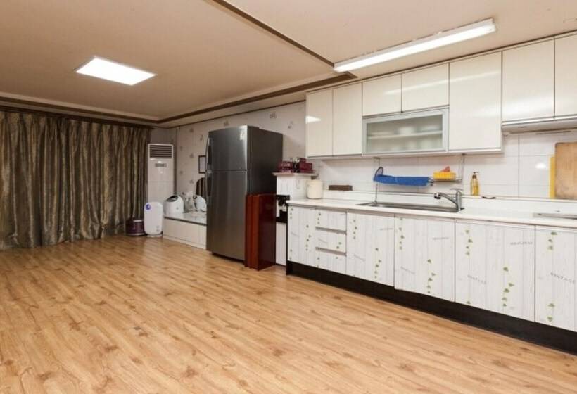 Eulwangri Beach Pension