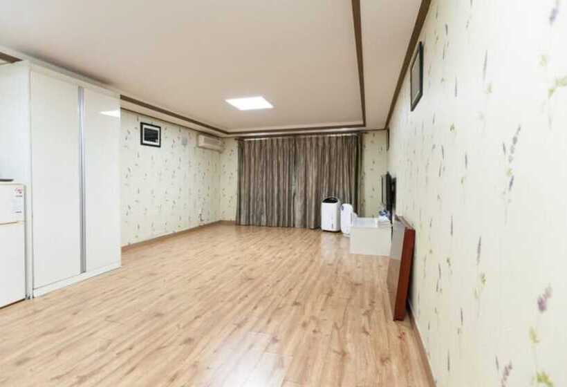 Eulwangri Beach Pension