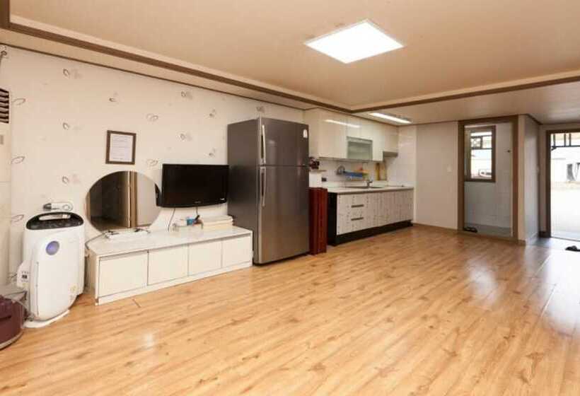 Eulwangri Beach Pension