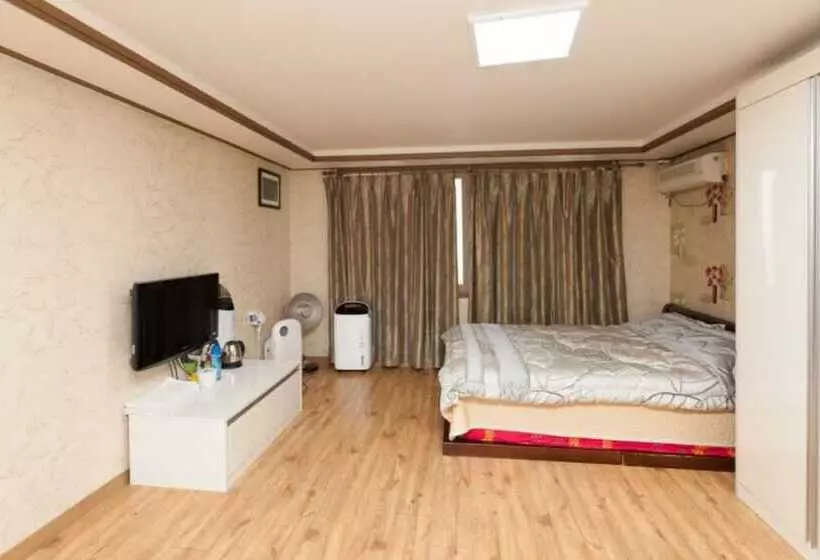 Eulwangri Beach Pension