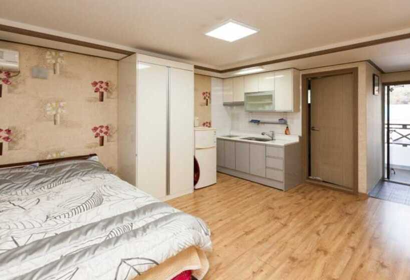 Eulwangri Beach Pension