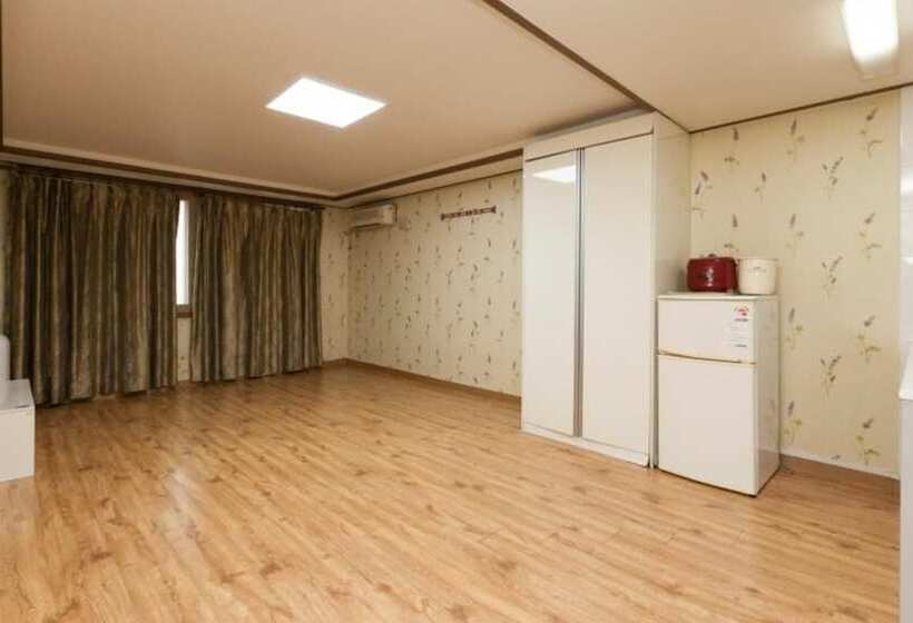 Eulwangri Beach Pension