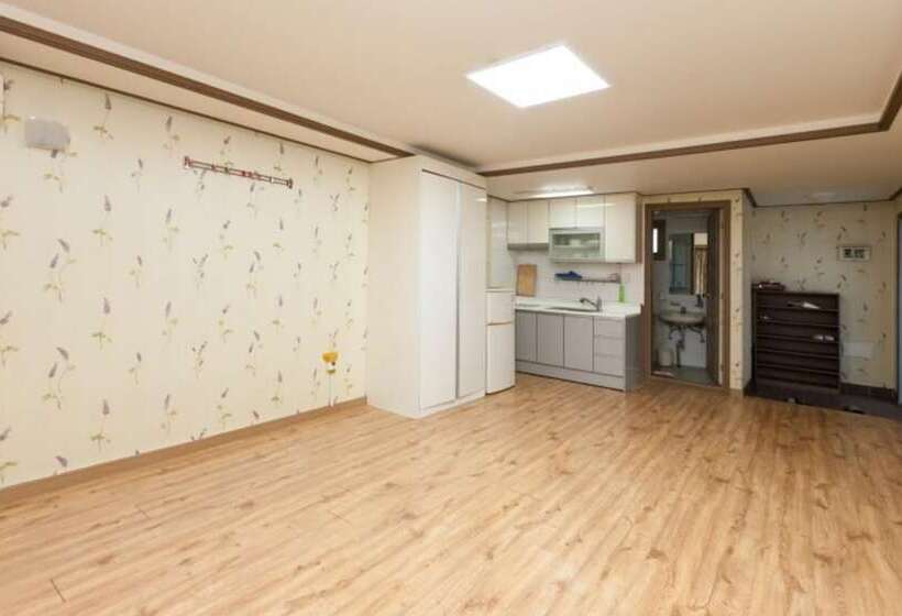 Eulwangri Beach Pension