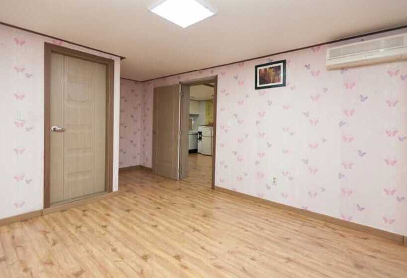 Eulwangri Beach Pension