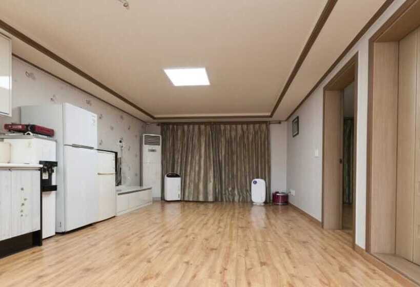 Eulwangri Beach Pension