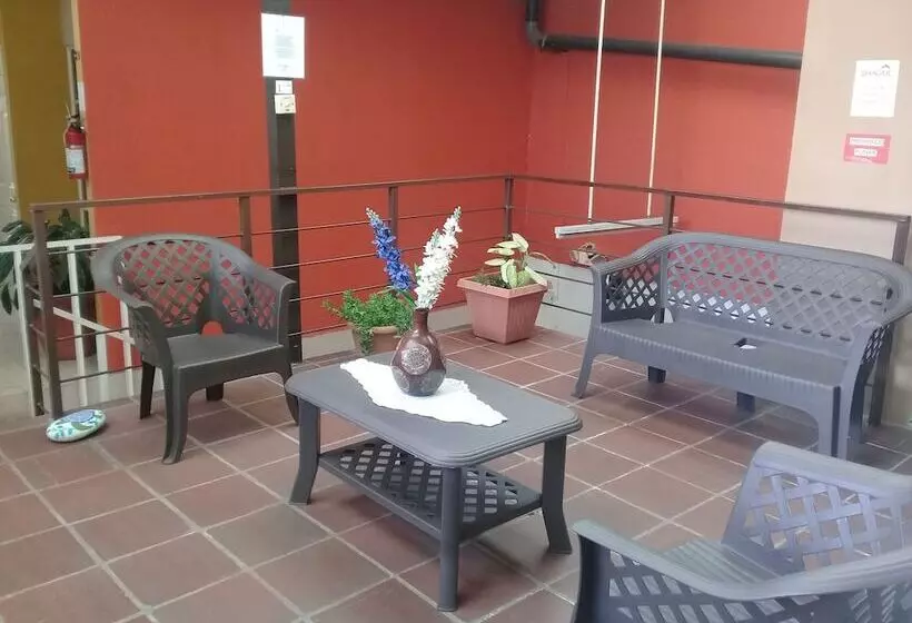 簡易ホテル Shagul