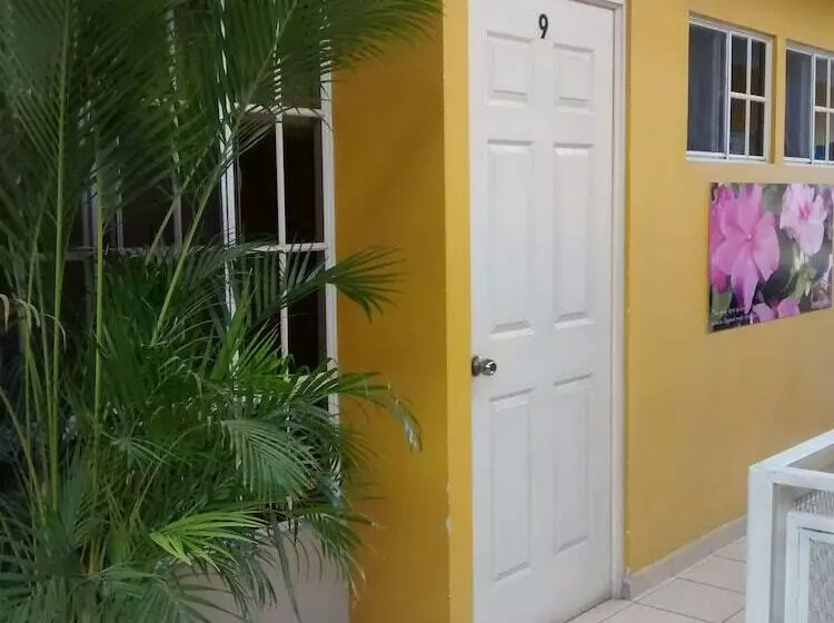 簡易ホテル Shagul