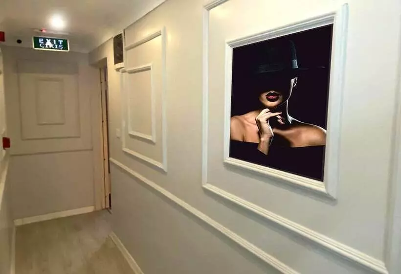 Hotelli Inalens Airport