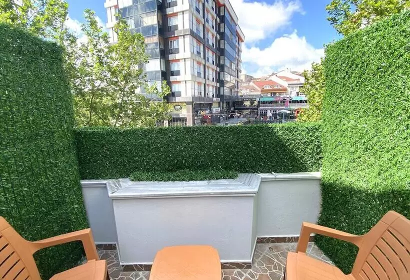 Hotelli Inalens Airport