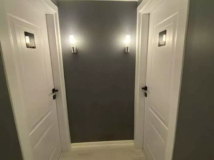 Hotelli Inalens Airport