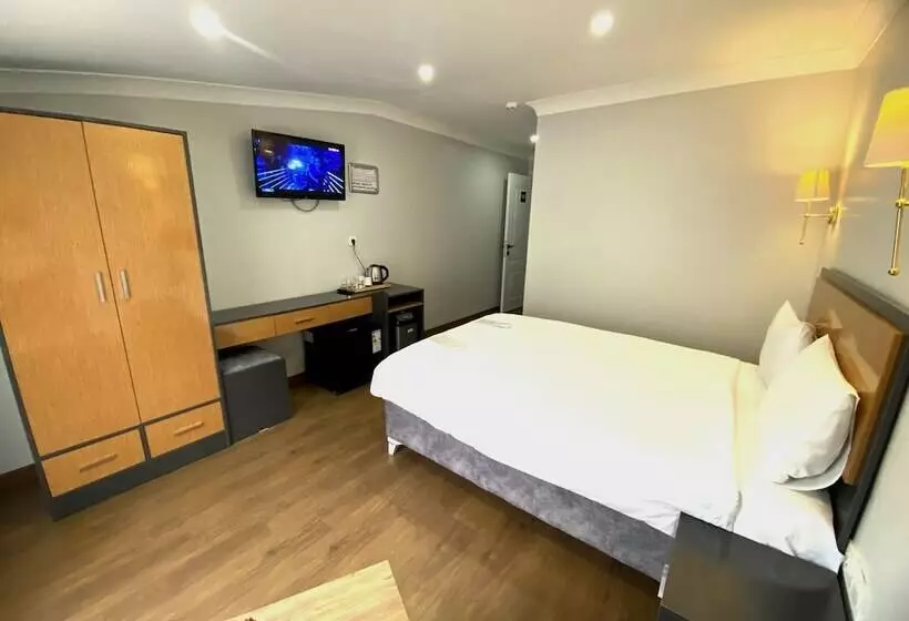 Hotelli Inalens Airport