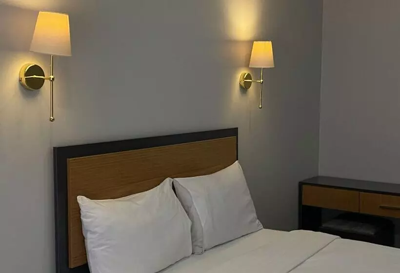 Hotelli Inalens Airport