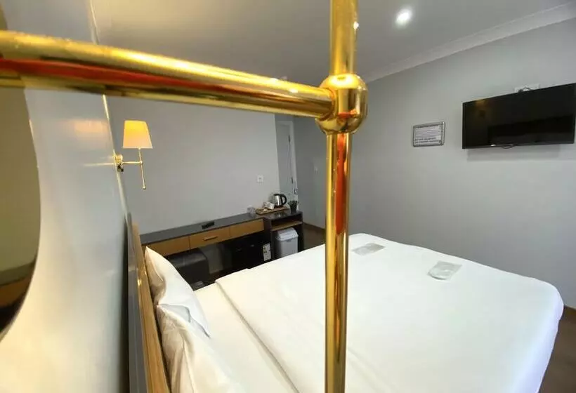 Hotelli Inalens Airport