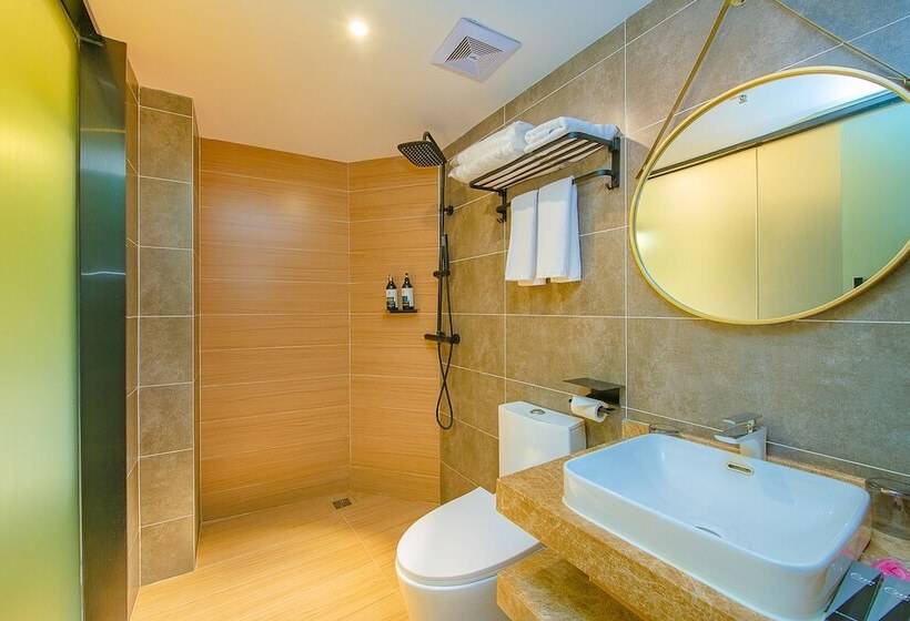 Hotel Shenzhen East Railway And Buji Subway Station Ranch