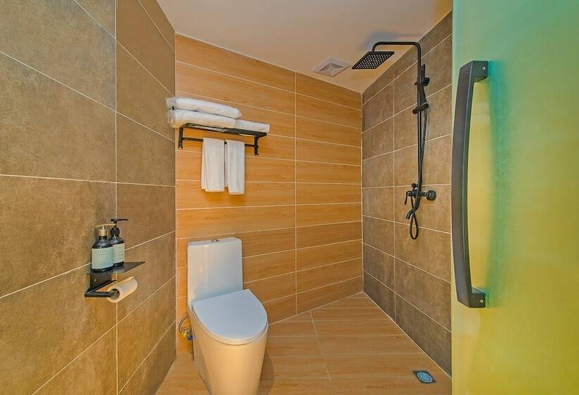 Hotel Shenzhen East Railway And Buji Subway Station Ranch