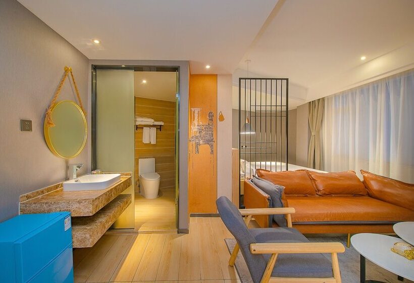 Hotel Shenzhen East Railway And Buji Subway Station Ranch