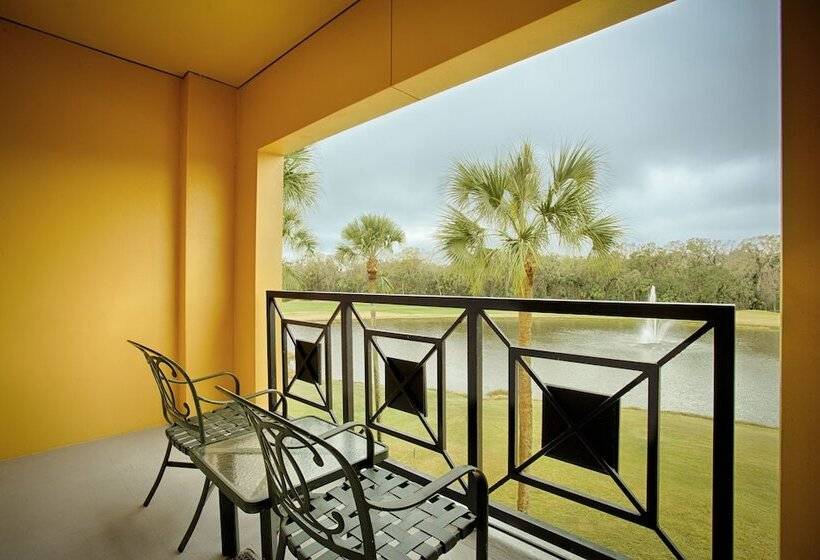 هتل Tampa Palms Country Club