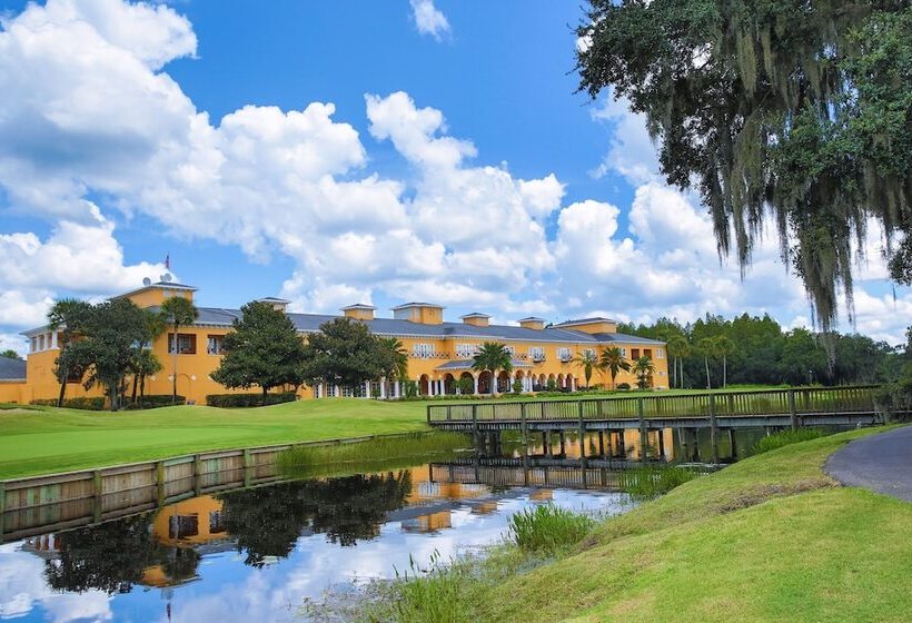 هتل Tampa Palms Country Club