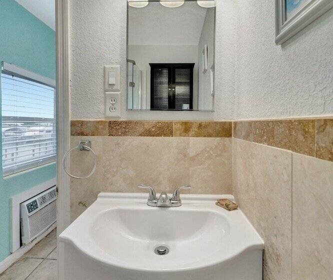 בית מלון כפרי The Seashell Suites