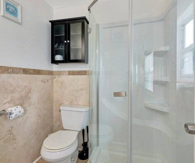 בית מלון כפרי The Seashell Suites