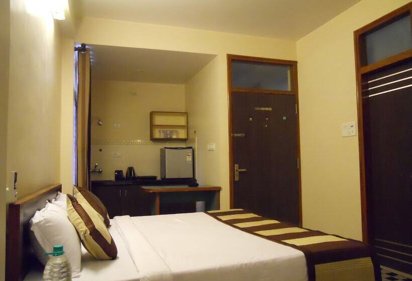 Отель Jaipur Residences 1