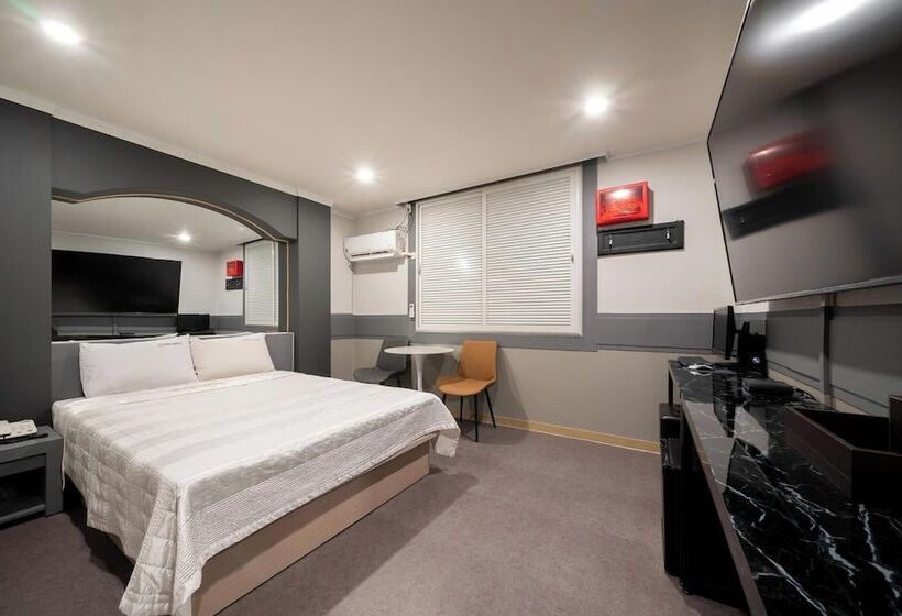 مُتل Gwangju Chungjangro Regency