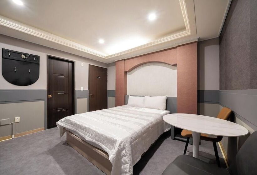 مُتل Gwangju Chungjangro Regency