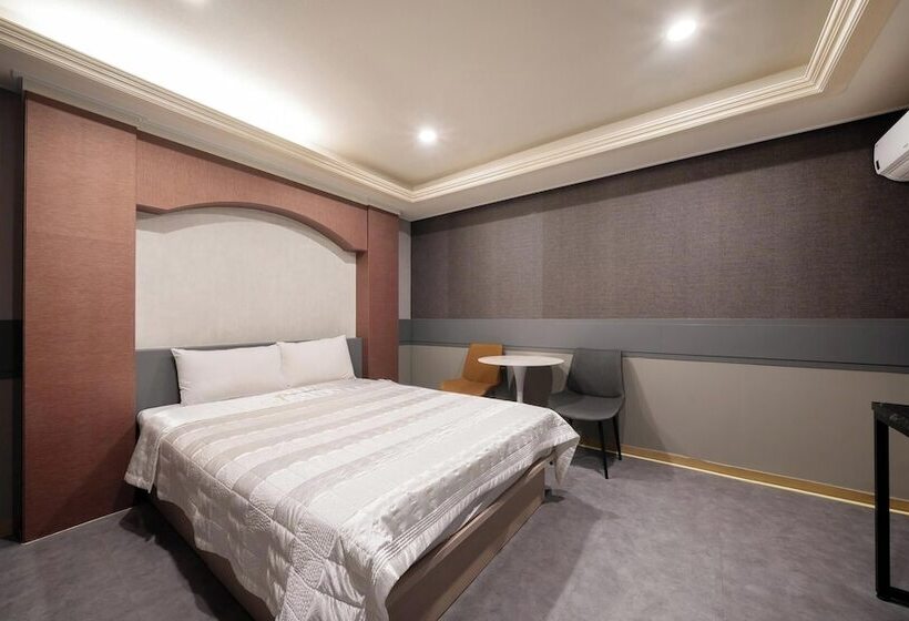 مُتل Gwangju Chungjangro Regency