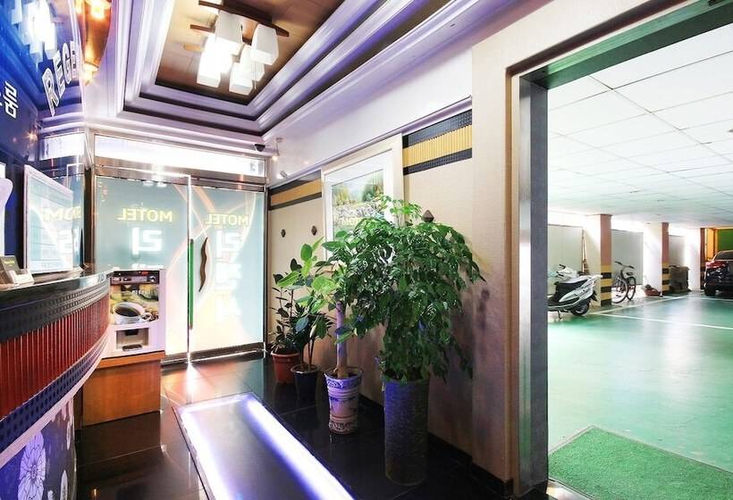 مُتل Gwangju Chungjangro Regency