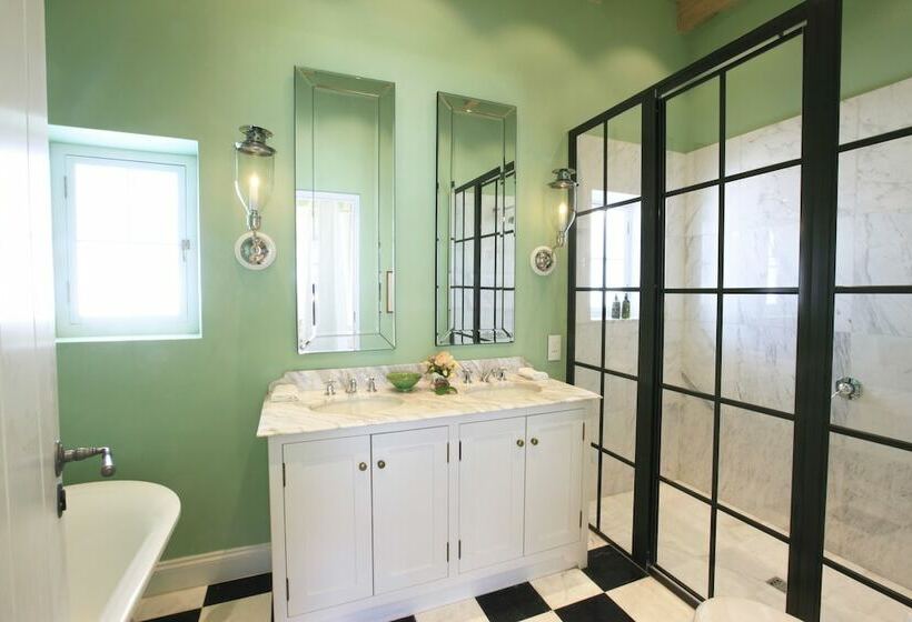 פנסיון La Cotte The Manor House