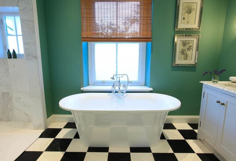 פנסיון La Cotte The Manor House