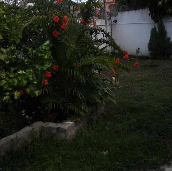 پانسیون Residencial Lakis 1